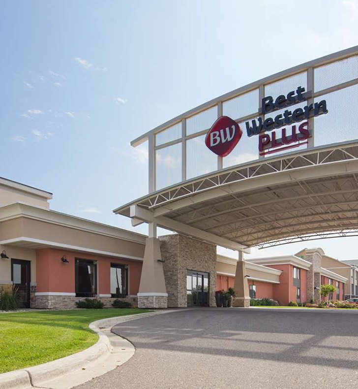 Best West Plus Willmar exterior during the day