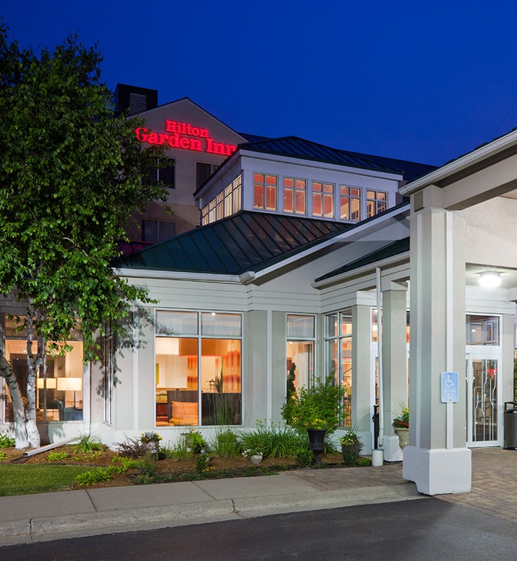 Hilton Garden Inn Shoreview Exterior Night