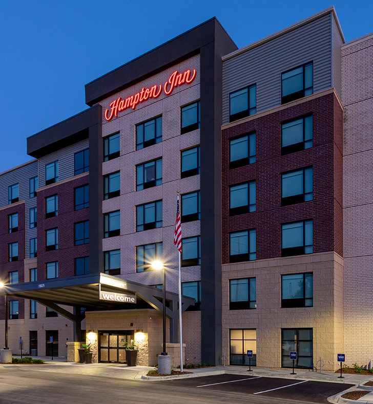 Hampton Inn Eden Prairie Exterior at Night