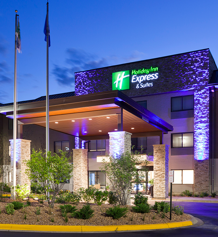 Holiday Inn Express Golden Valley Exterior at Night