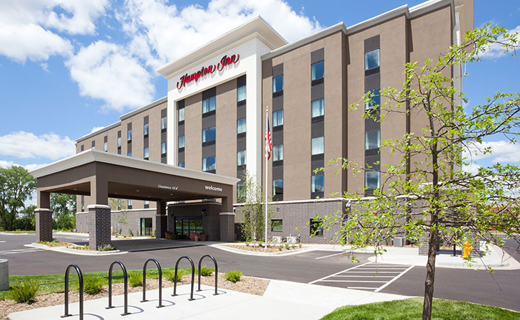 Hampton Inn Roseville Exterior during the Day