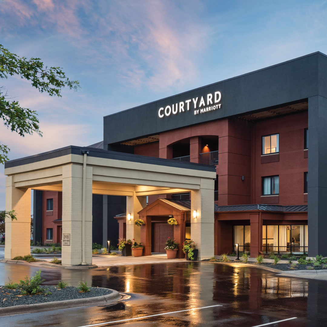Courtyard Roseville Exterior at Dusk